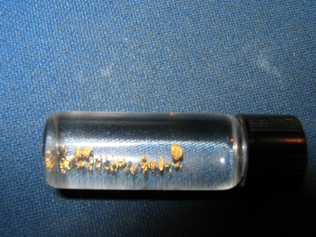 Tom Massie dredged up these little flakes from the Llano river